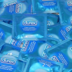 DUREX EXTRA SAFE 12 CONDOMS shape from inside